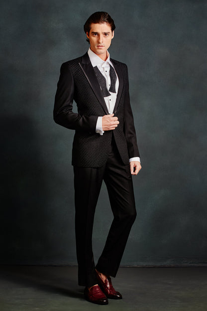 Aari Peak lapel Tuxedo