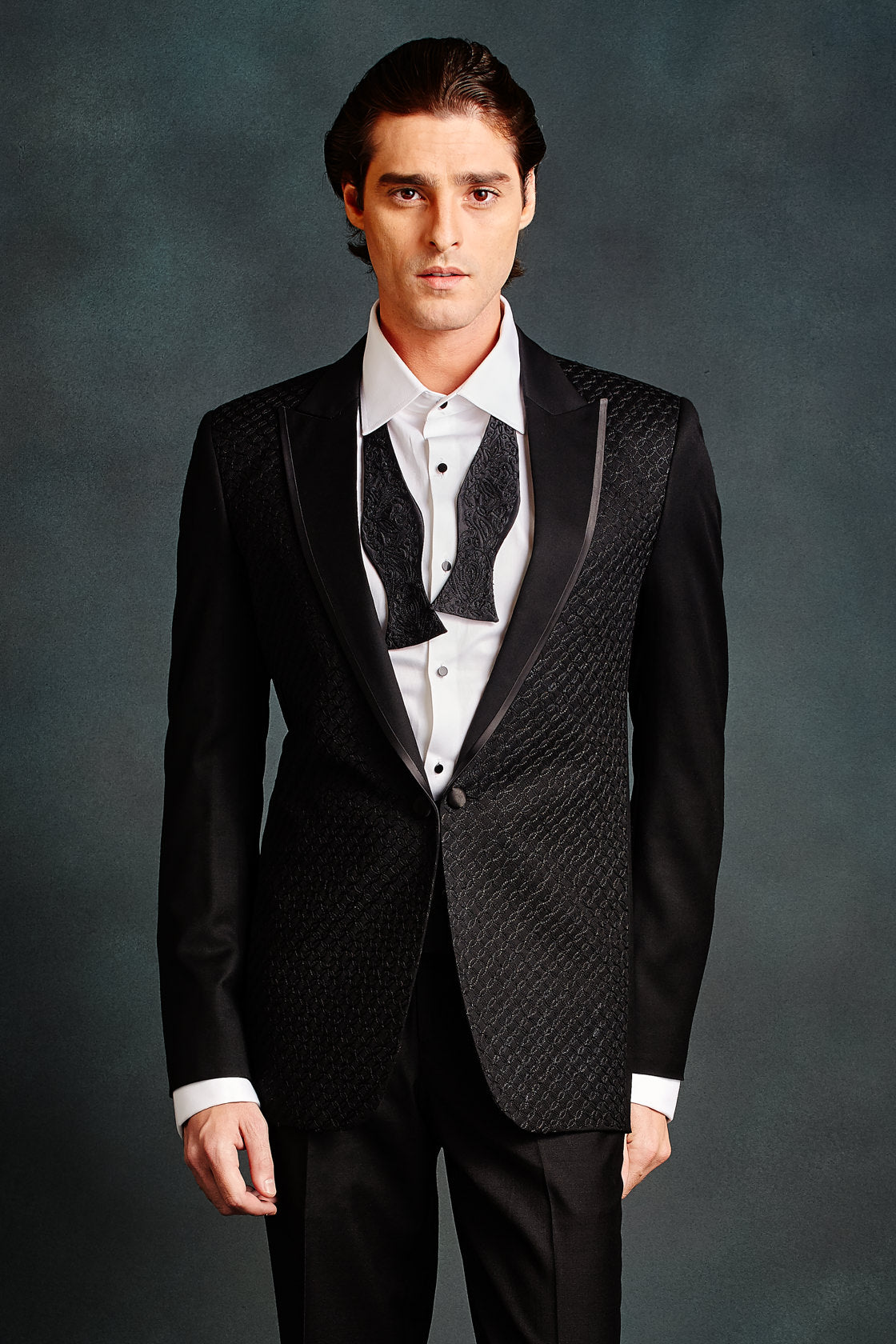 Aari Peak lapel Tuxedo