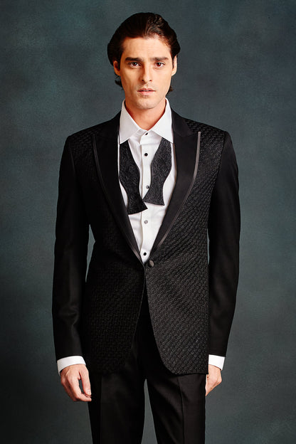 Aari Peak lapel Tuxedo