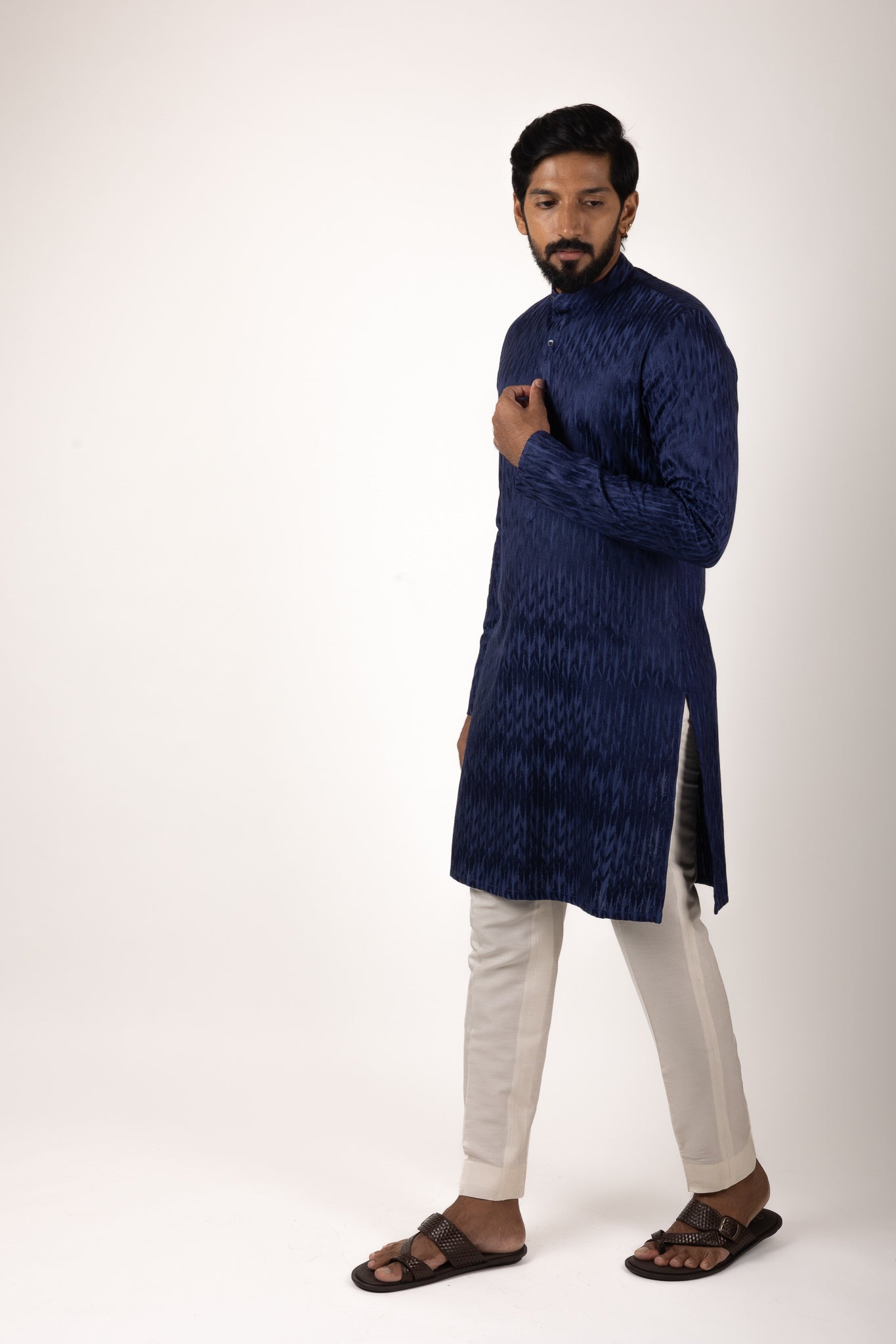Gatsby Select Ikat Embroidered Kurta (blue)