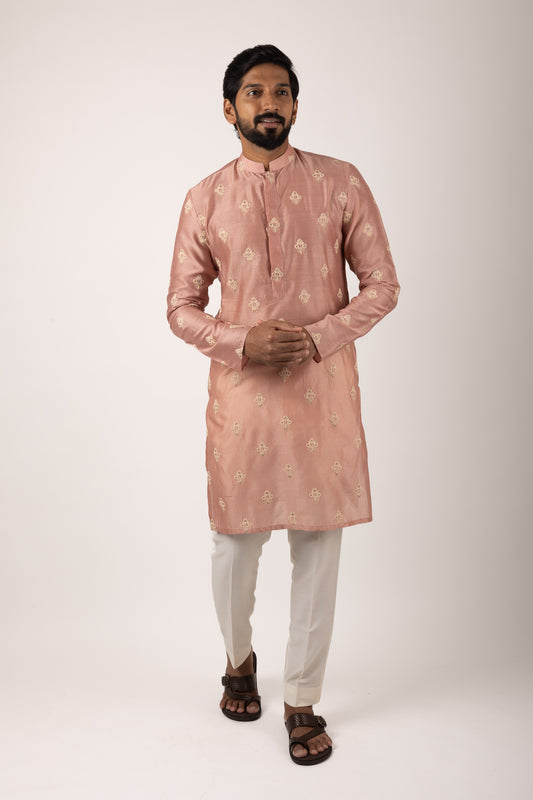 Gatsby Select Motif Embroidered Kurta (tea-rose)